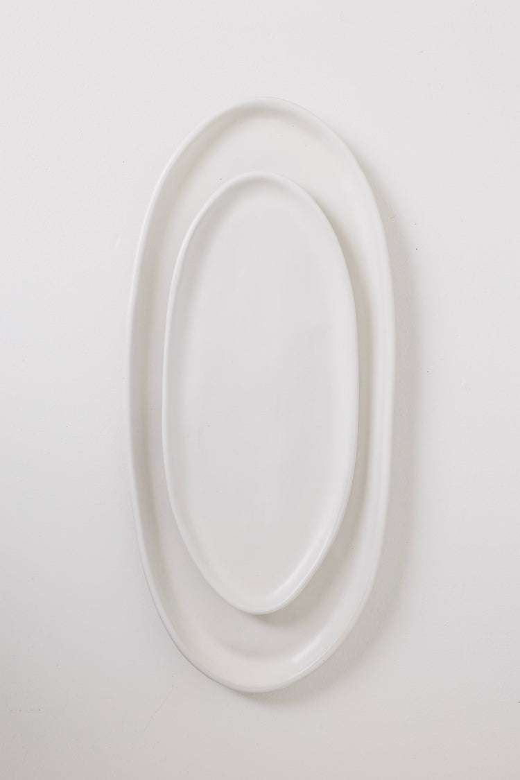 Matte White Oval Lipped Serving Plate Set