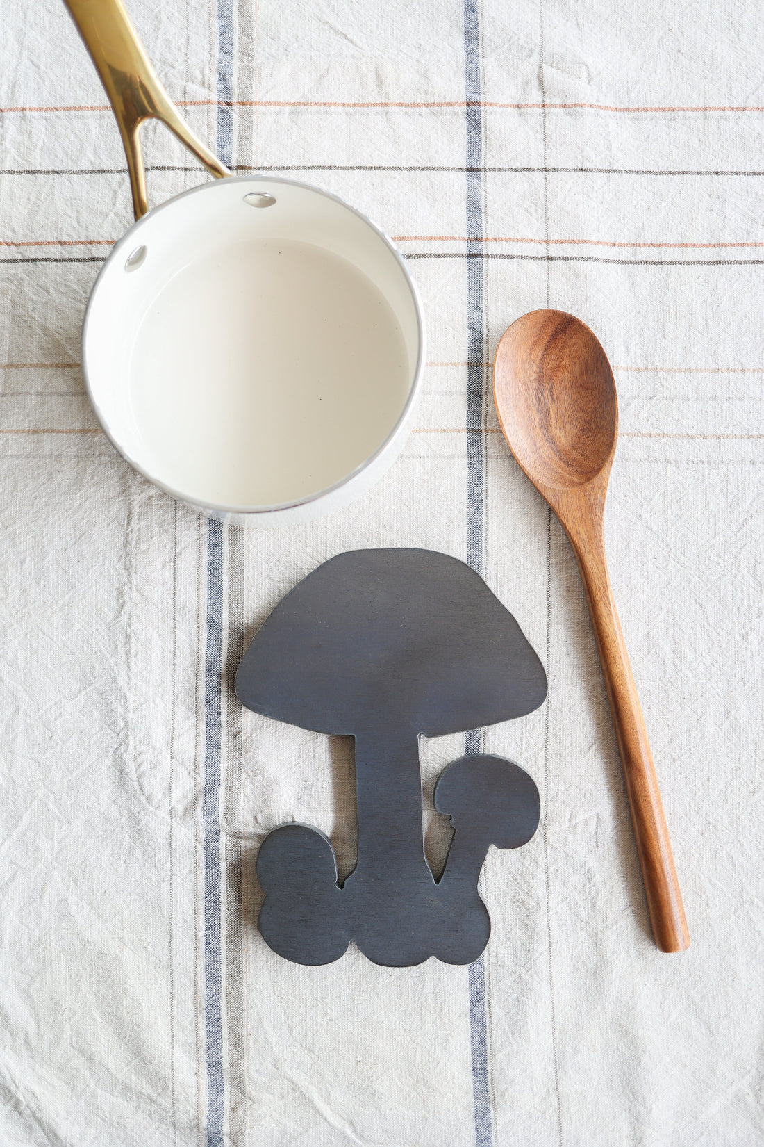 Mushroom-Shape Metal Trivet