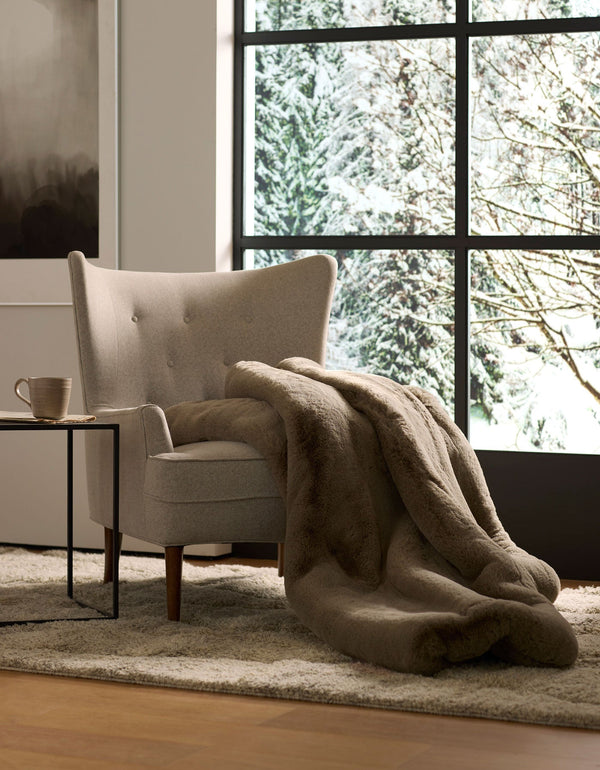 Superplush Faux Fur Cuddle Blanket