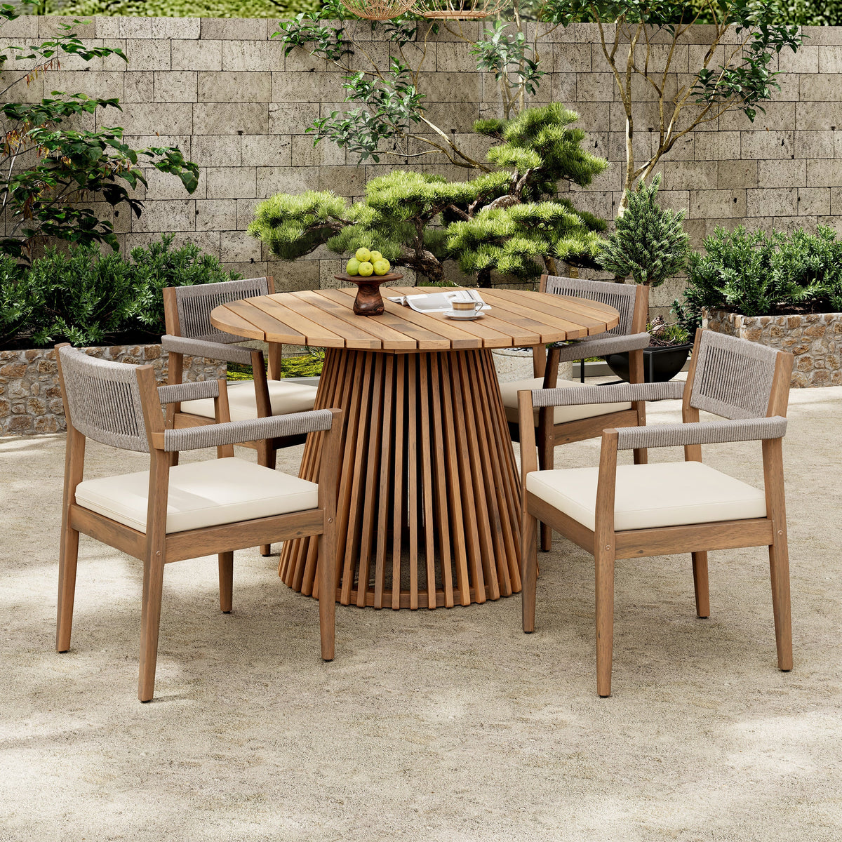Four chairs, one round table, no reason to go in