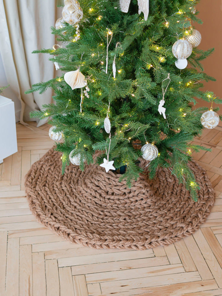 Chunky Knit Christmas Tree Skirt