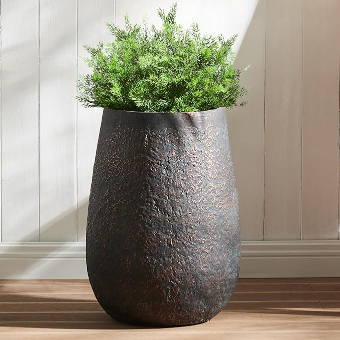 The planter that grounds a room on its own