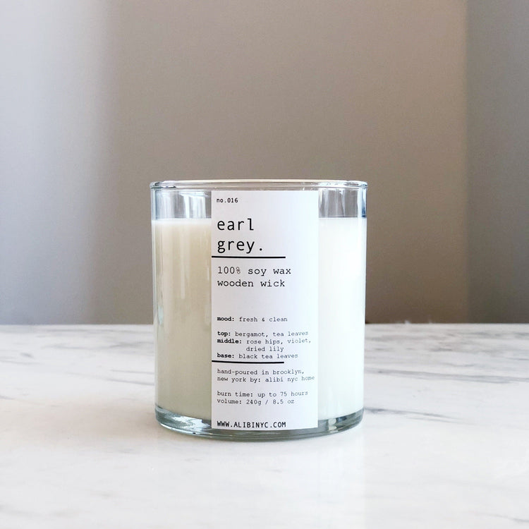 Earl Grey Wooden Wick Soy Candle — 100% soy wax, wooden wick, bergamot and black tea, up to 75 hours