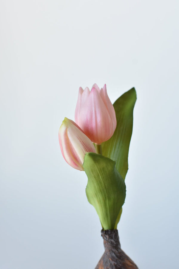 Soft-Touch Faux Tulip Bulb Pick — scale reference and proportion detail