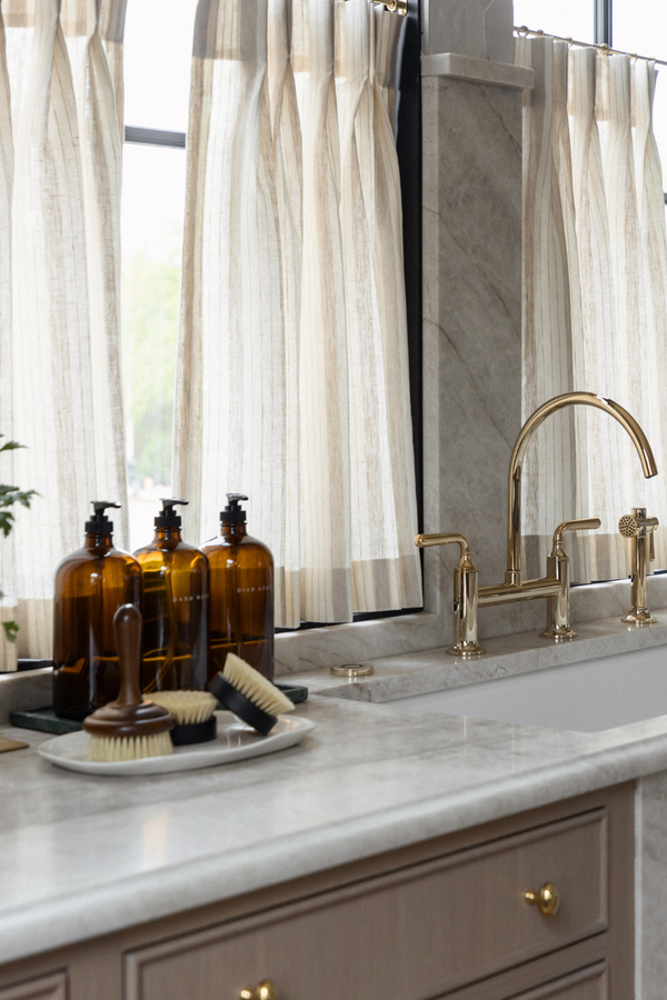 Amber Glass Pump Dispenser