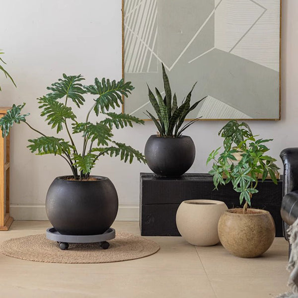 Globe-Form Magnesium Clay Planter