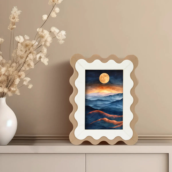 Scalloped Resin Inlay Picture Frame