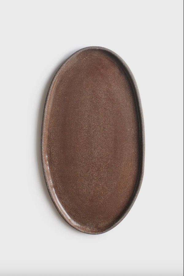 Oval Stoneware Serving Platter — scale reference and proportion detail