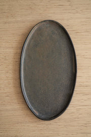 Reactive Glaze Oval Stoneware Platter — scale reference and proportion detail