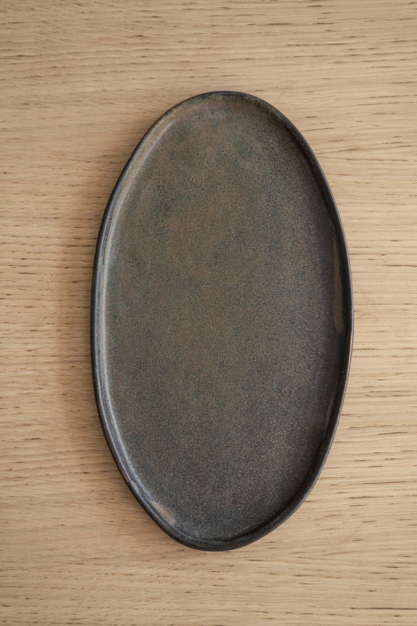 Reactive Glaze Oval Stoneware Platter — scale reference and proportion detail