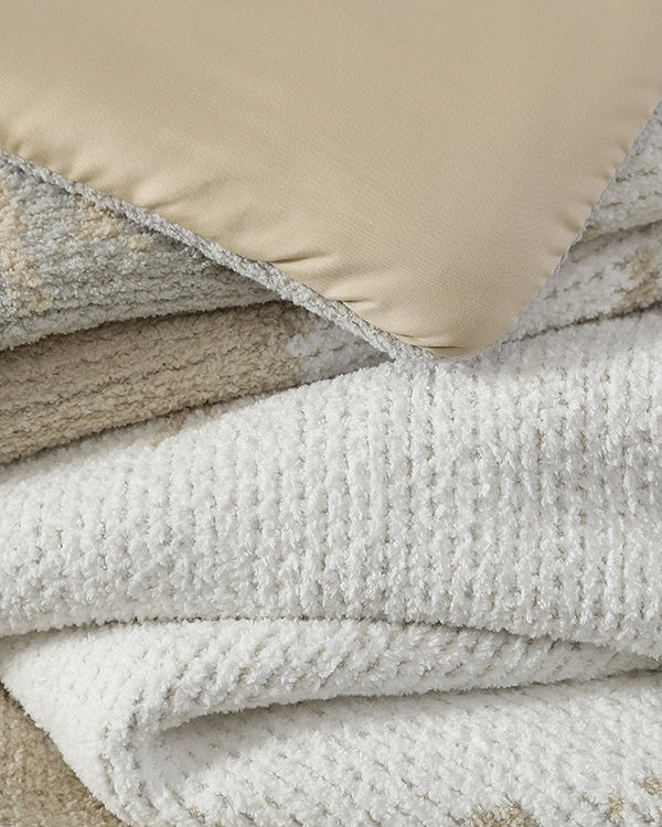 Pixel Pattern Plush Comforter