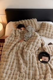 Sculpted Bubble-Pile Plush Throw — additional product view 12