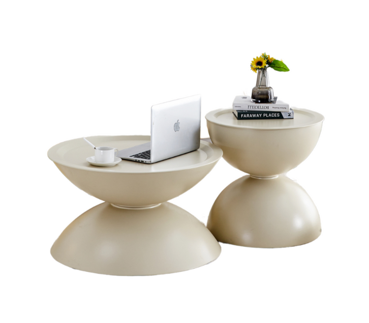 Close-up of glass clarity and rim detail — Hourglass Metal Round Table Set