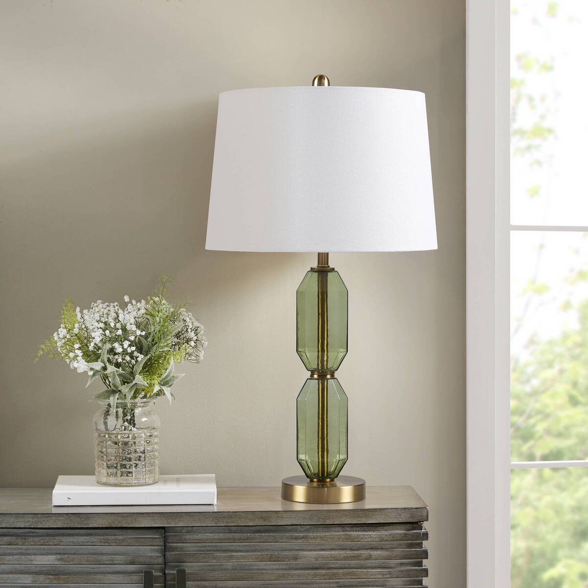 The lamp that changes as the light does