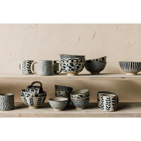 Speckled Stoneware Botanical Mug Set