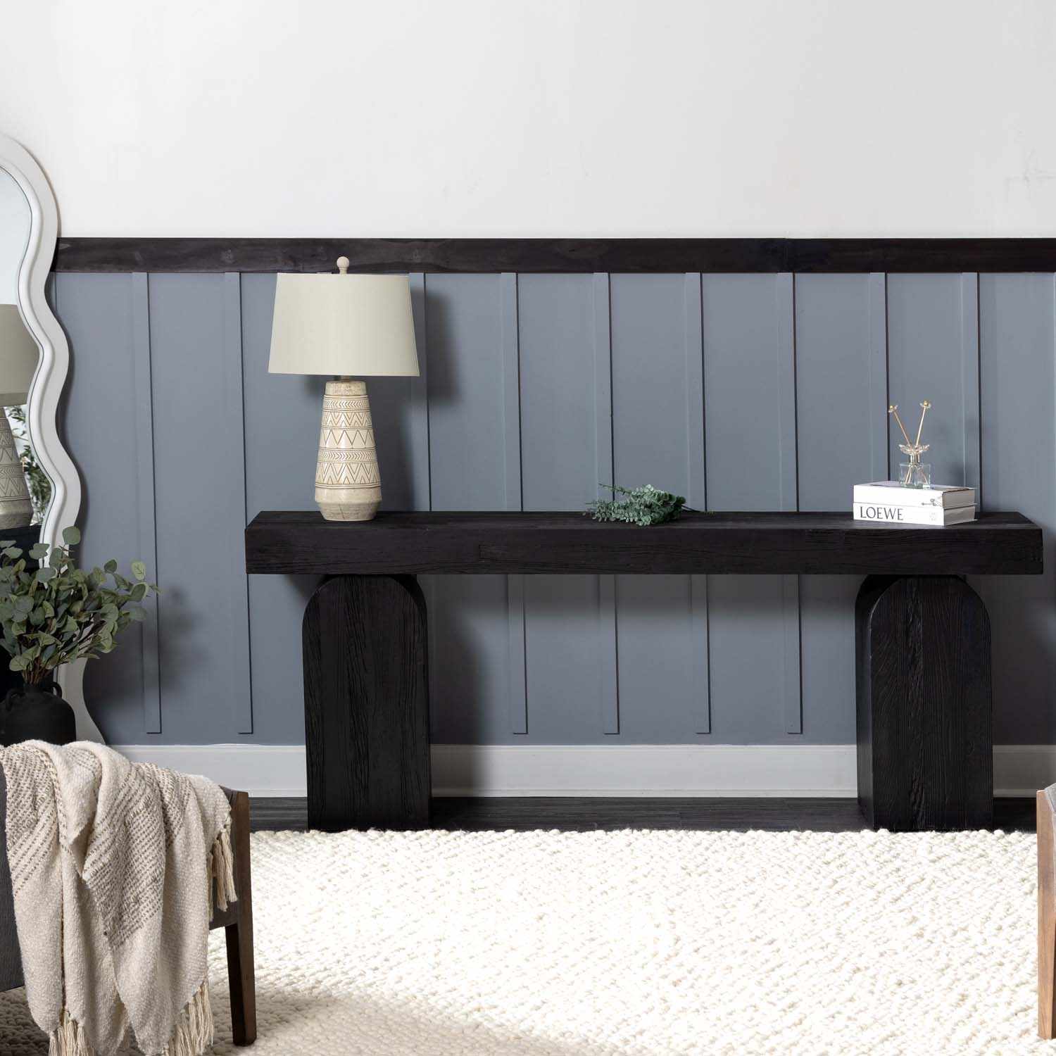 Camaligan Resin Table Lamp