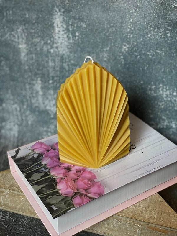 Sculpted Palm Leaf Soy Candle