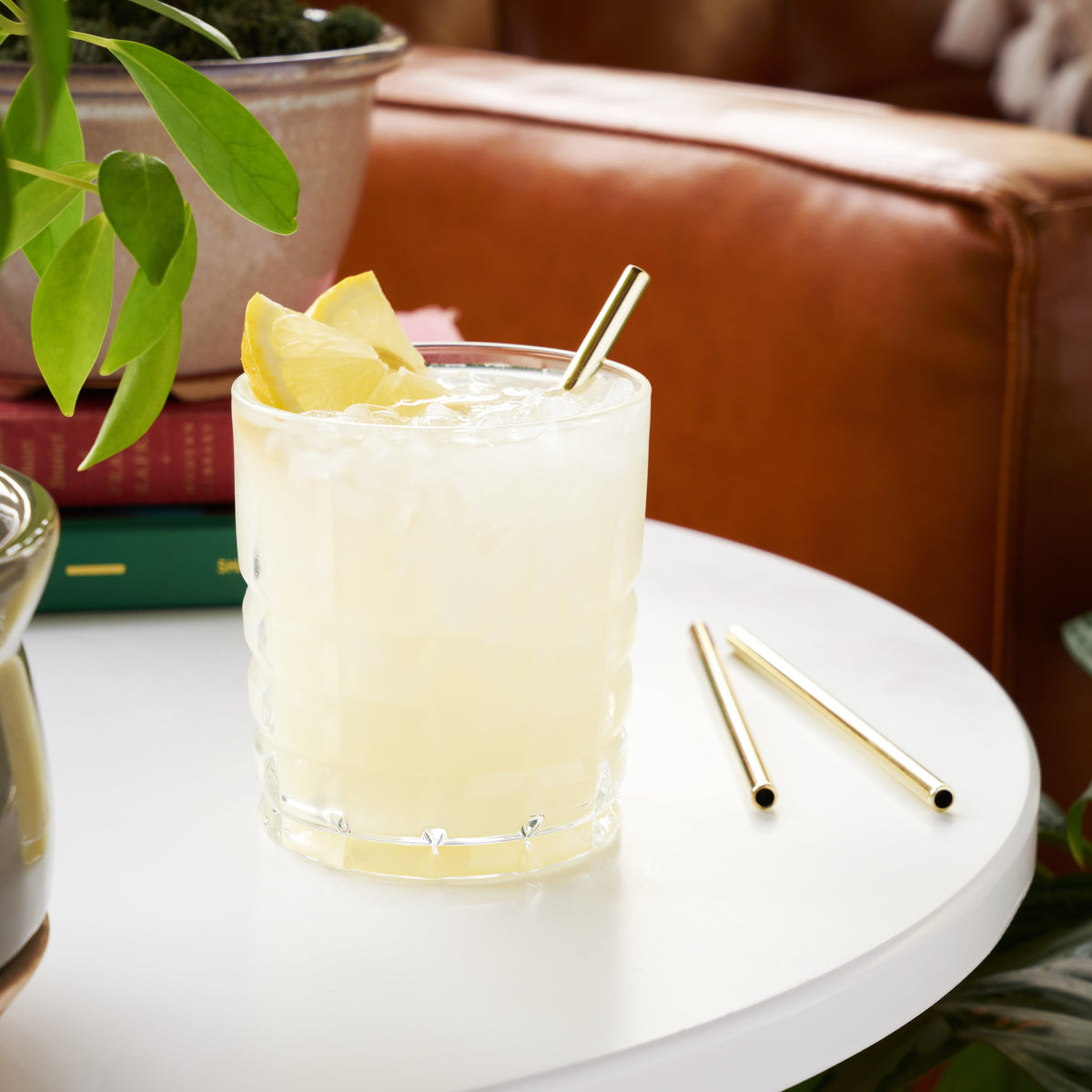 The straw that stays in the glass